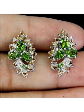 Oval 4x3mm Chrome Diopside with Sapphire accent 925 Sterling Silver Earrings